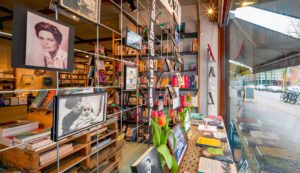 Etalage van Boekhandel van Pampus